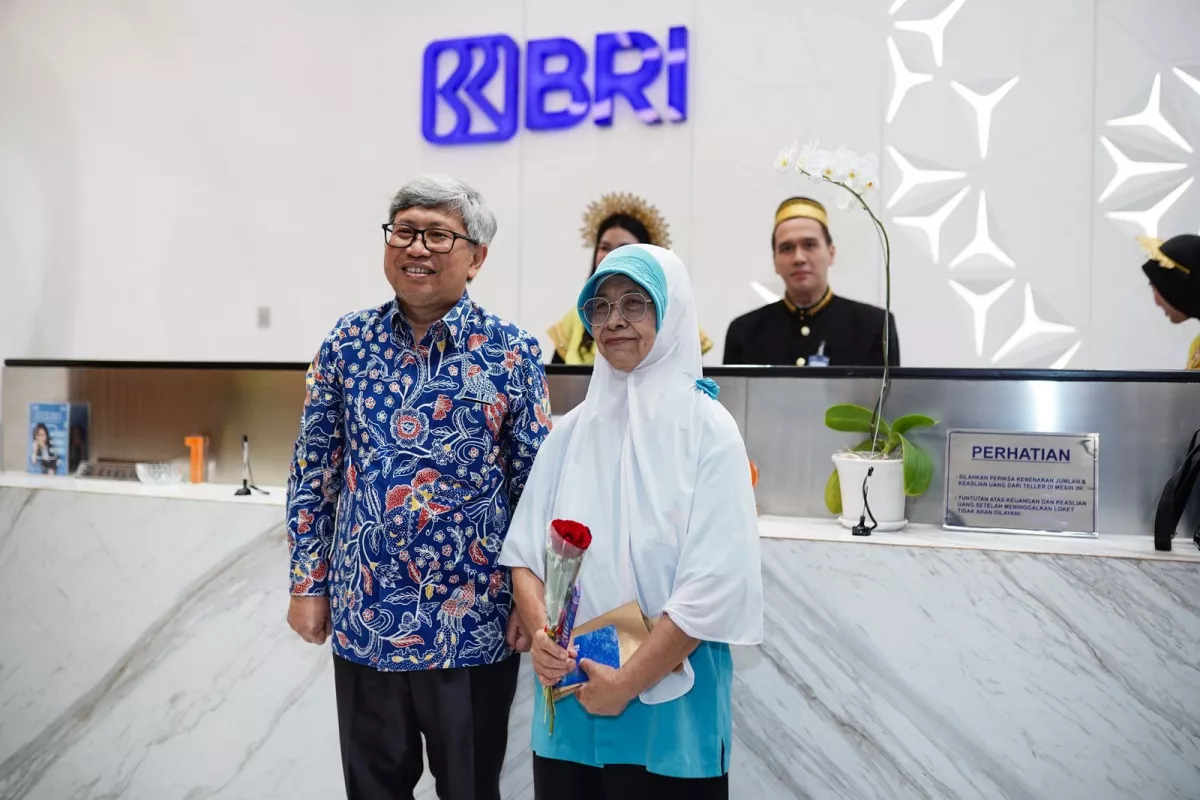 BRI Region 12 Surabaya Rayakan HPN 2026 dengan Sapa dan Beri Apresiasi Nasabah